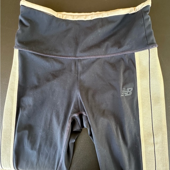 New Balance Leggings Navy with Cream sides Medium - Picture 7 of 13